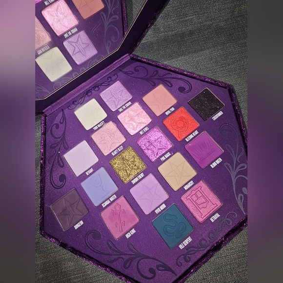 Jefree Star Blood Lust Palette - Picture 3 of 3